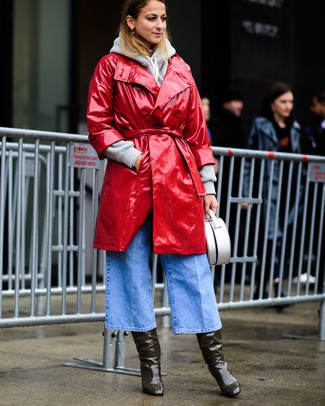 Comment porter un trench en cuir rouge