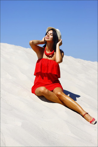 Comment porter un collier rouge