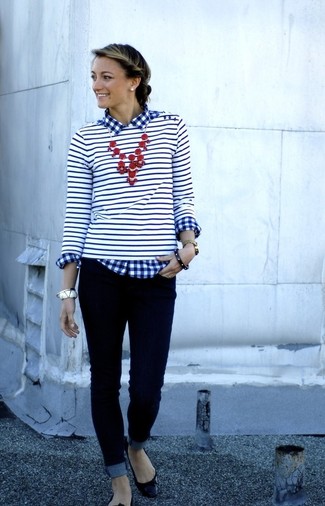 Comment porter un collier rouge