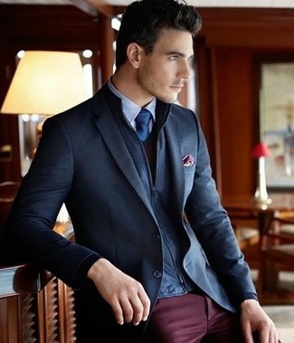 Pantalon rouge homme : comment le porter