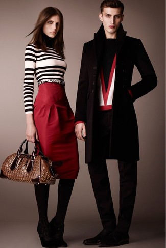 Comment porter une jupe crayon rouge