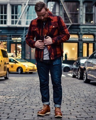 Comment porter une veste-chemise écossaise rouge