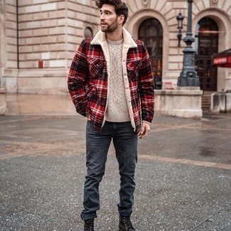 Comment porter une veste-chemise écossaise rouge