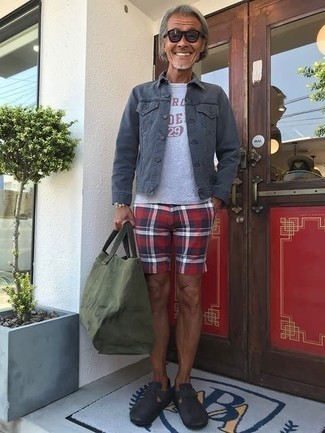 Comment porter un short écossais rouge