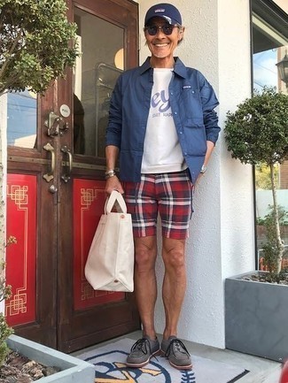 Comment porter un short écossais rouge