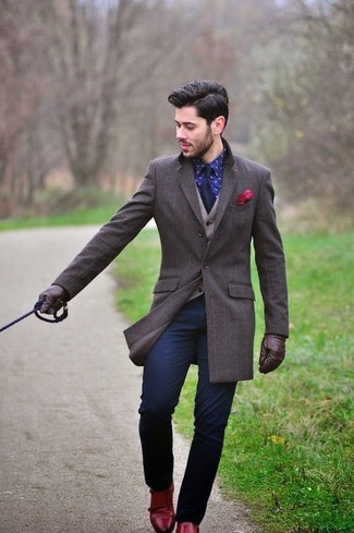 Comment porter une pochette de costume rouge
