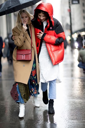 Comment porter une doudoune rouge