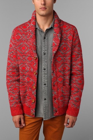 Comment porter un cardigan à col châle rouge