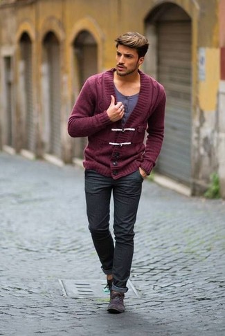 Comment porter un cardigan à col châle rouge à 20 ans