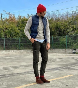 Comment porter des chaussettes rouges pour un style decontractés quand il fait frais