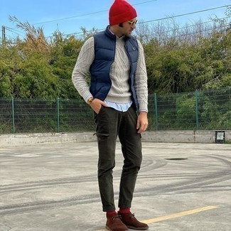 Comment porter des chaussettes rouges pour un style decontractés quand il fait frais