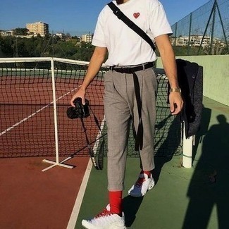 Comment porter des chaussettes rouges quand il fait très chaud