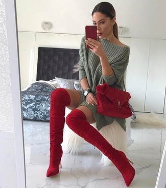 Comment porter des cuissardes en daim rouges