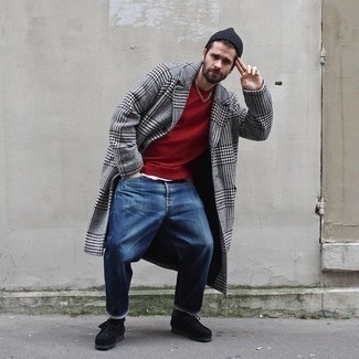 Un jean à porter avec un sweat-shirt rouge