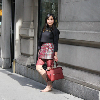 Comment porter des collants rouges