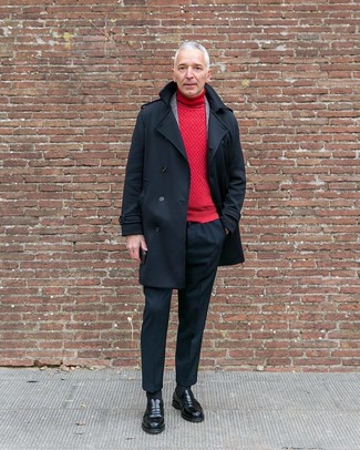 Un blazer à porter avec un pull à col roulé rouge