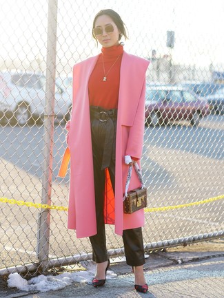 Comment porter un pull à col roulé rouge pour un style elégantes