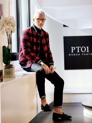 Comment porter une veste universitaire rouge