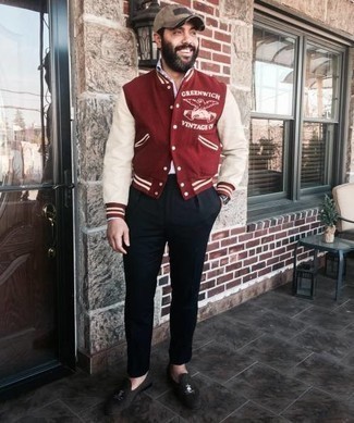 Comment porter une veste universitaire rouge