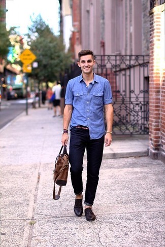 Comment porter une montre rouge pour un style chic decontractés quand il fait chaud