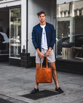 Comment porter une montre rouge pour un style chic decontractés quand il fait chaud