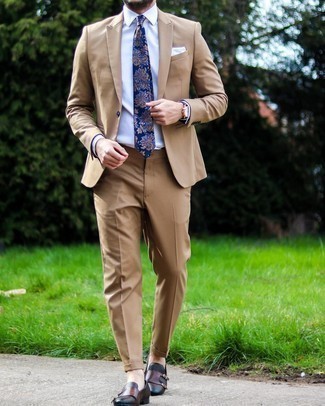 Comment porter une montre rouge pour un style elégantes en été