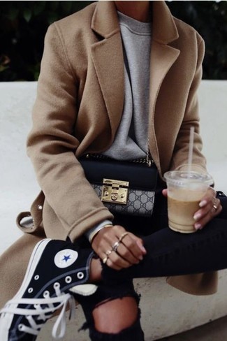 Comment porter une bague pour un style decontractés quand il fait chaud