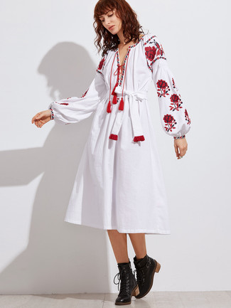 Robe style paysanne brodée blanc et rouge Vita Kin