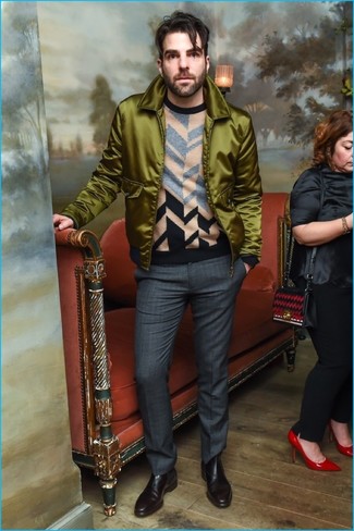 Comment porter un blouson aviateur en satin quand il fait chaud