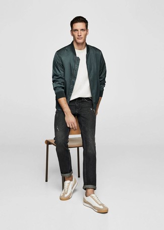 Comment porter un blouson aviateur en satin quand il fait chaud