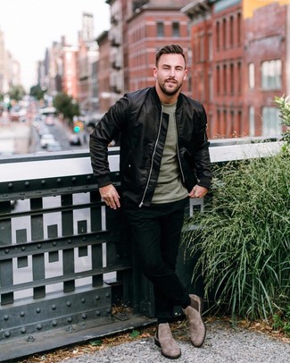 Comment porter un blouson aviateur en satin quand il fait chaud