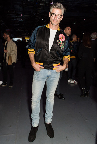 Comment porter un blouson aviateur en satin quand il fait chaud