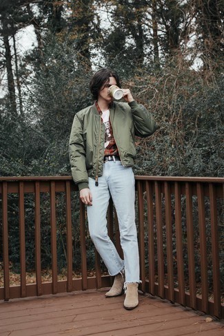 Comment porter un blouson aviateur en satin quand il fait chaud