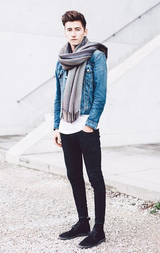 Comment porter une écharpe pour un style decontractés quand il fait chaud