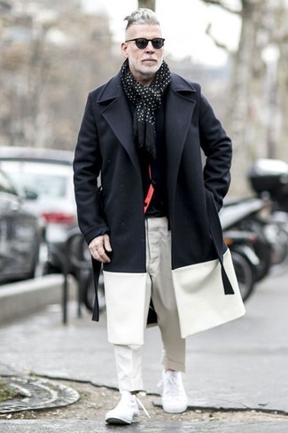Comment porter une écharpe pour un style chic decontractés en été