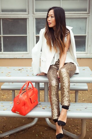 Comment porter un pantalon pailleté au printemps