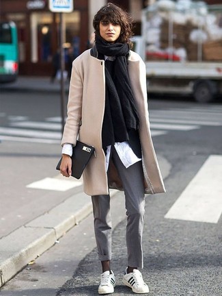 Comment porter un châle quand il fait froid