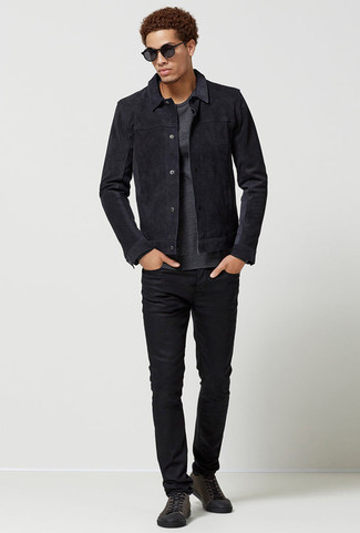 Comment porter une veste-chemise avec des baskets basses