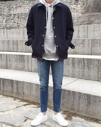 Comment porter une veste-chemise avec des baskets basses