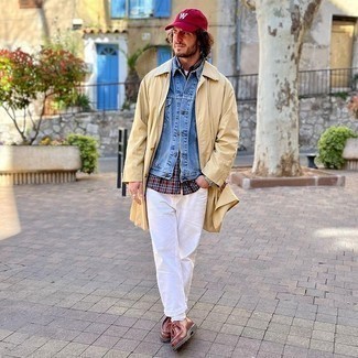 Comment porter une chemise à manches courtes avec un imperméable