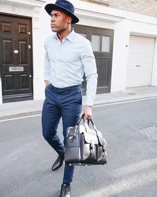 Comment porter une serviette argentée pour un style chic decontractés