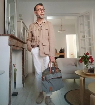 Comment porter une serviette argentée pour un style chic decontractés