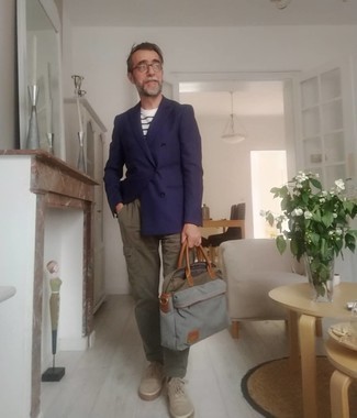Comment porter une serviette argentée pour un style chic decontractés
