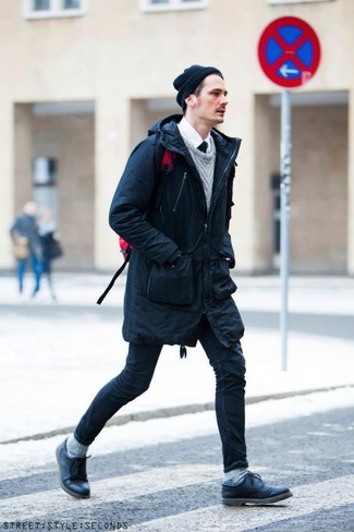 Comment porter un pull torsadé argenté quand il fait froid
