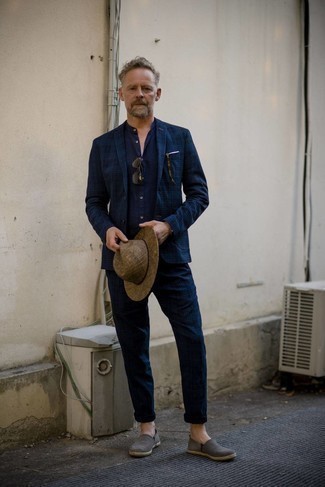 Comment porter des espadrilles argentées pour un style chic decontractés