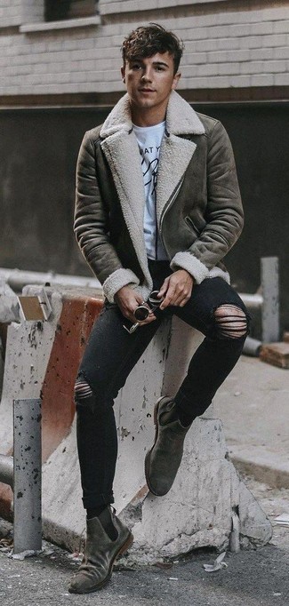 Comment porter une veste argentée pour un style decontractés quand il fait froid