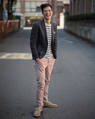 Comment porter une veste argentée quand il fait très chaud