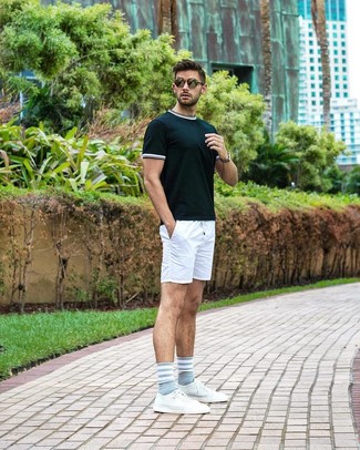 Comment porter des chaussettes argentées quand il fait très chaud