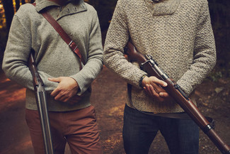 Comment porter un pull argenté