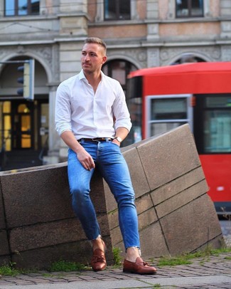 Comment porter un jean skinny avec des mocassins à pampilles
